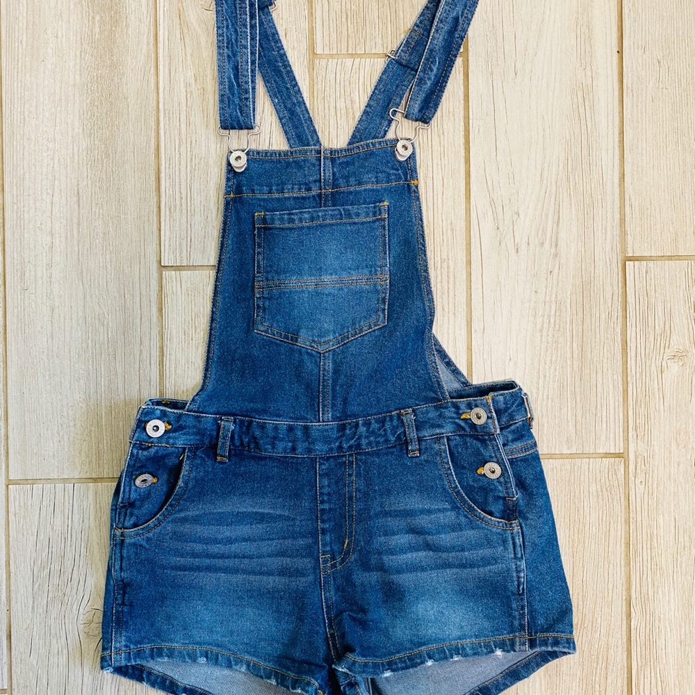 🛍 3/$25 Blue jean overalls!!